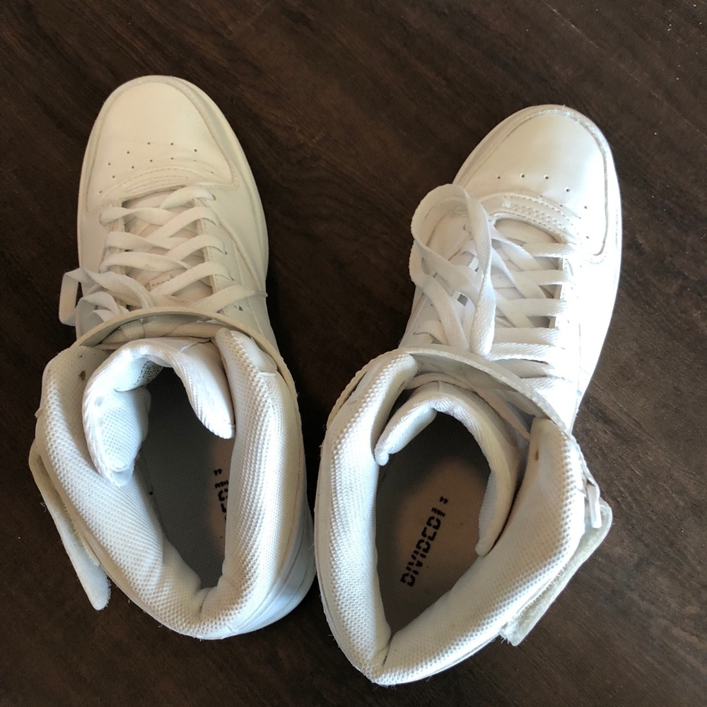 Men 99% new shoes Size 10.5